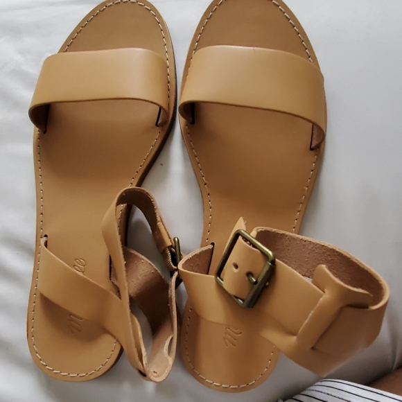 Shoes - Picture 2 of 8